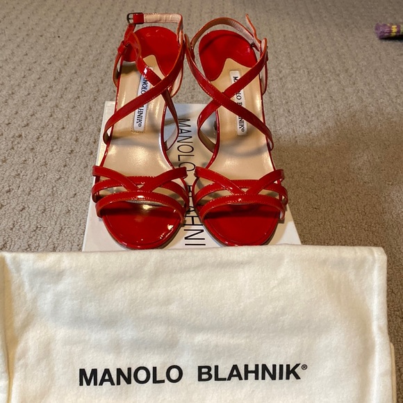 Manolo Must Have Size 7 1/2 - Picture 1 of 7
